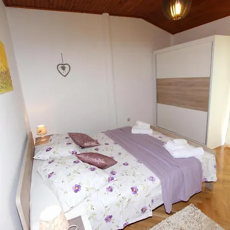 Apartman Ines Apartment